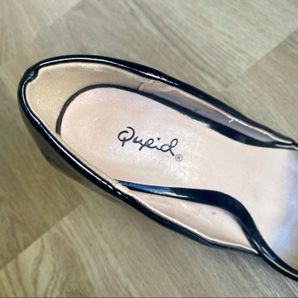 Qupid Black Patent Leather Style Pointed Toe Heels - Picture 4 of 11